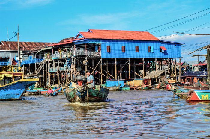 kompong phluk village tonle sap cambodia
