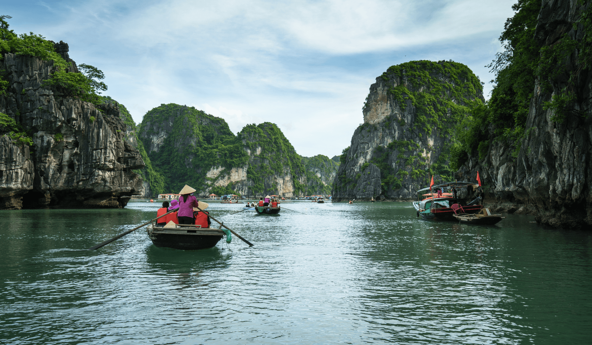 Halong Bay: die Bucht des untertauchenden Drachen