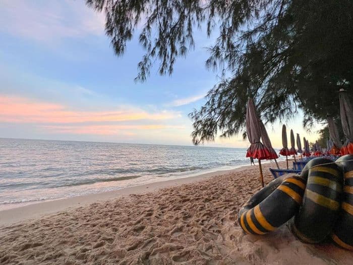 Cha Am Beach Noon