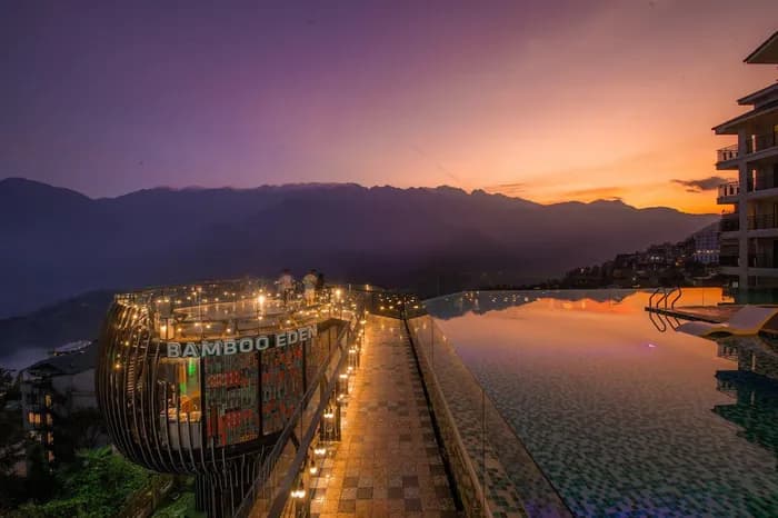 Bamboo Sapa Hotel outdoor swimming pool