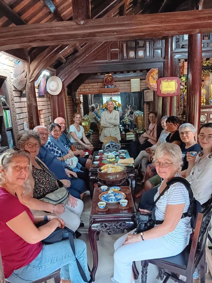Chez Mr. XUAN DAI
