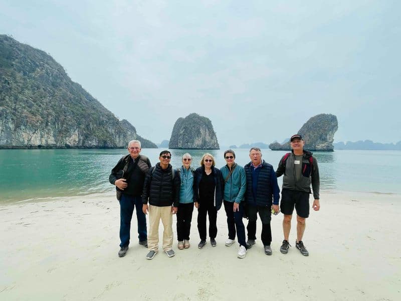 Belle visite à la baie d’Halong